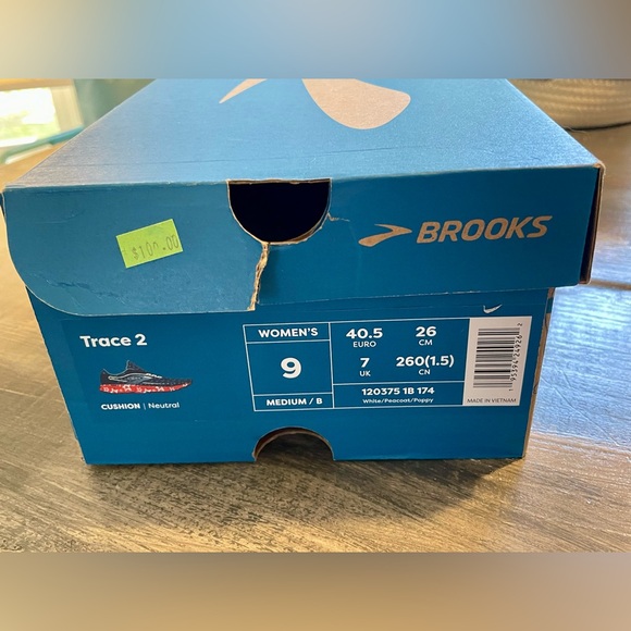 Women’s Trace 2 shoes by Brooks. Size 9 - CUSHION. New in box. - Picture 9 of 9